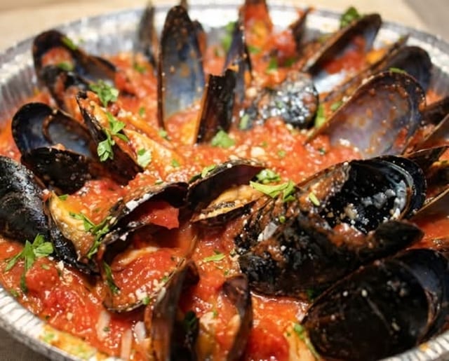 Mussels Marinara.
